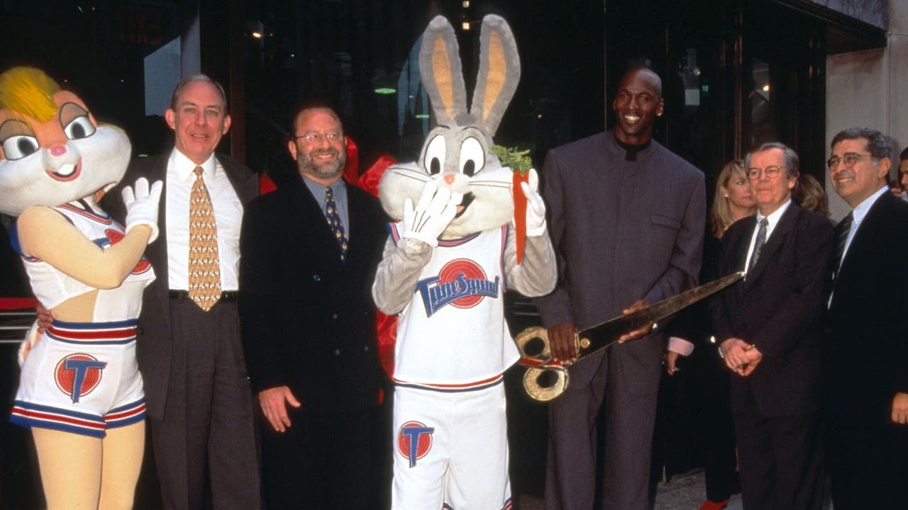 Daily Buzz: 'Space Jam 2' is news to LeBron, but he's game